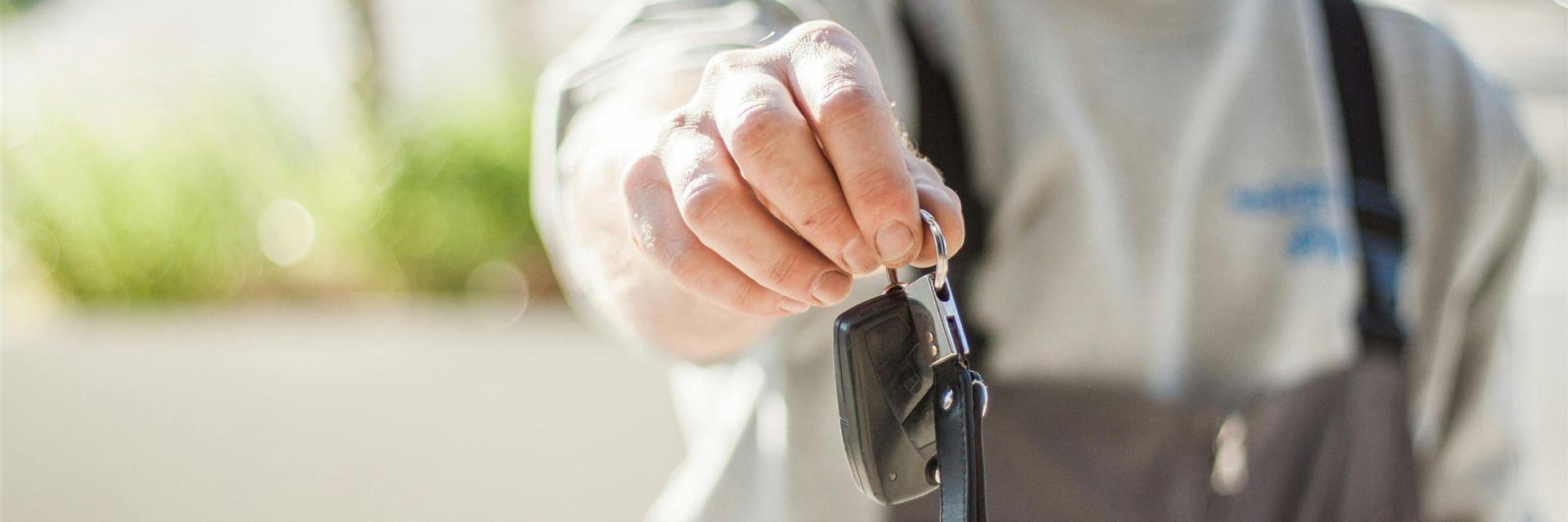 Kostenloses Stock Foto zu arbeiter, automobil, autoschlüssel